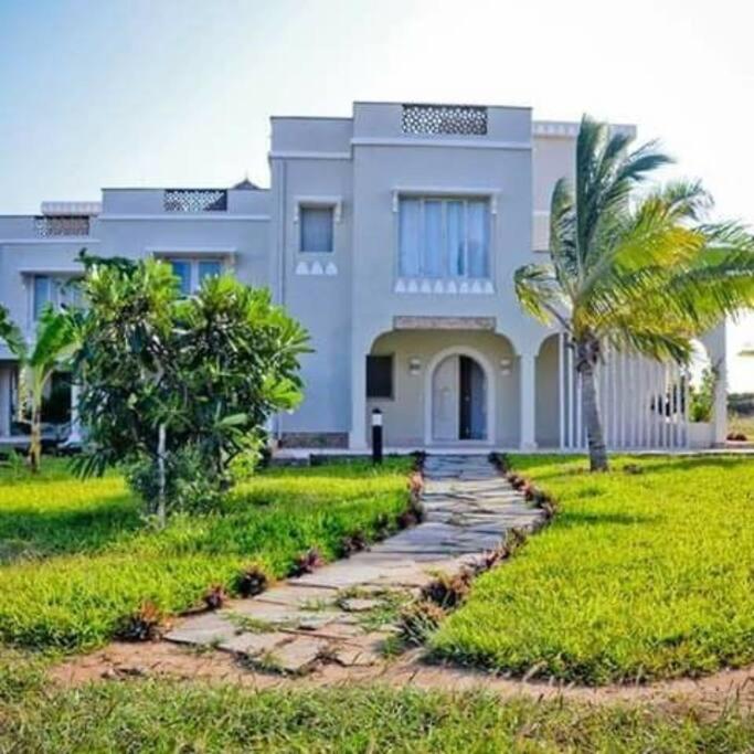 White Villa - Paparemo Beach Watamu Exterior photo